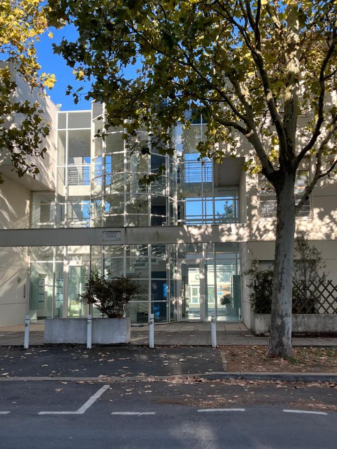 Au Coeur Du Centre De La Rochelle Au Calme Avec Stationnement Gratuit Apartment